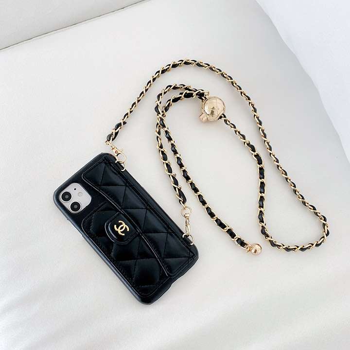 ChanelカバーiPhone 12金属ロゴ付き